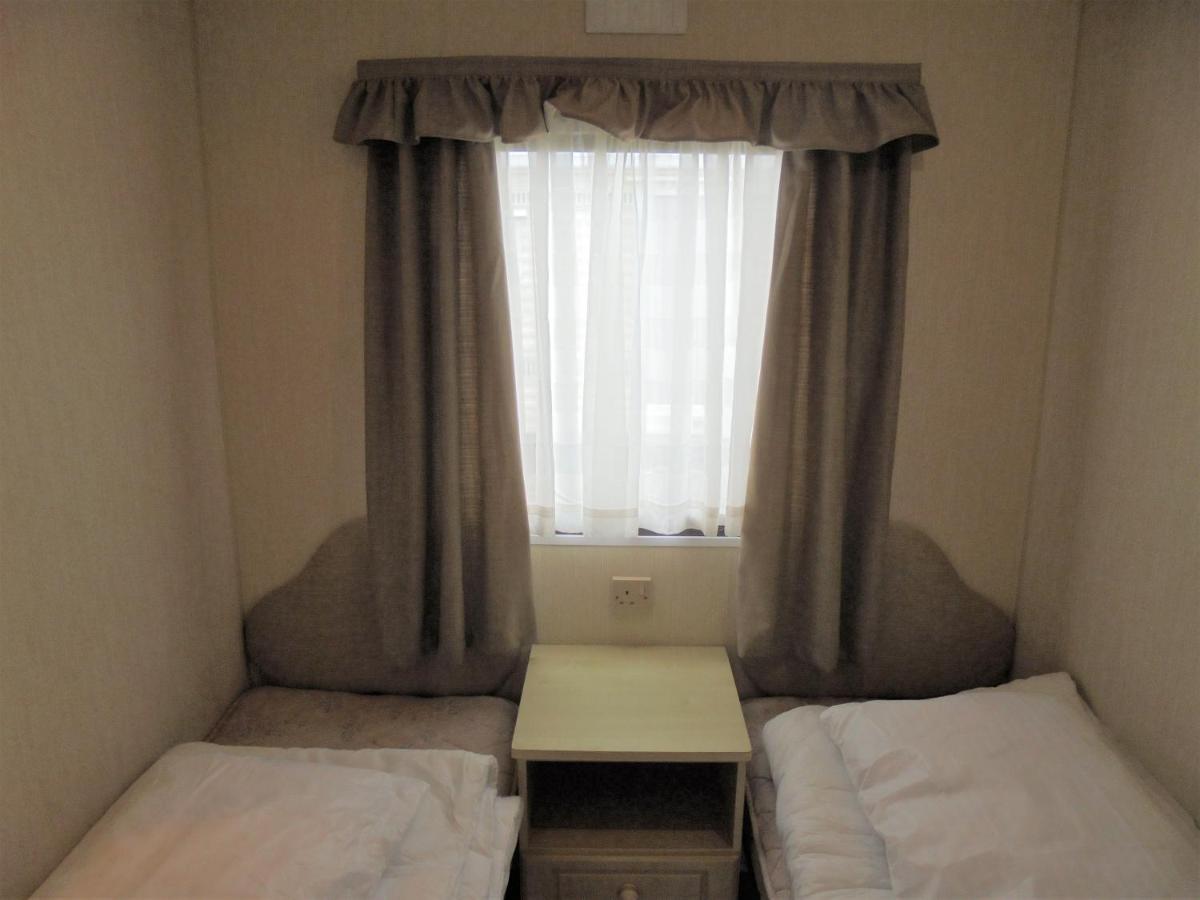 7 Berth On Coral Beach Granada II Apartment อินโกลด์เมลส์ ภายนอก รูปภาพ