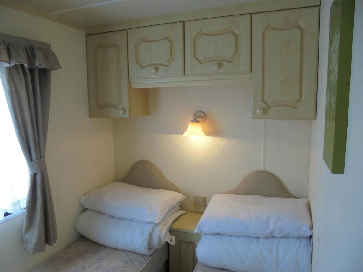 7 Berth On Coral Beach Granada II Apartment อินโกลด์เมลส์ ภายนอก รูปภาพ